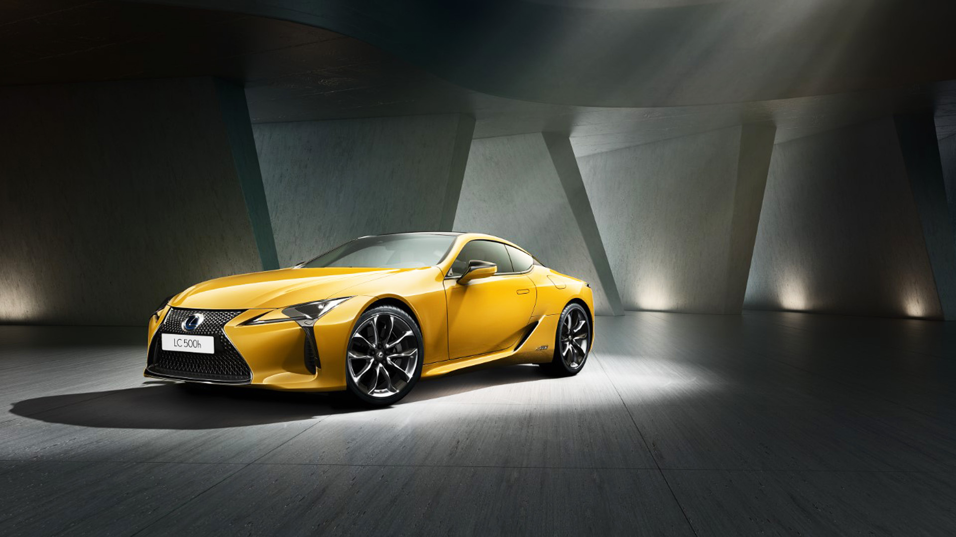 Nuevo LC 500h Yellow Edition hero asset