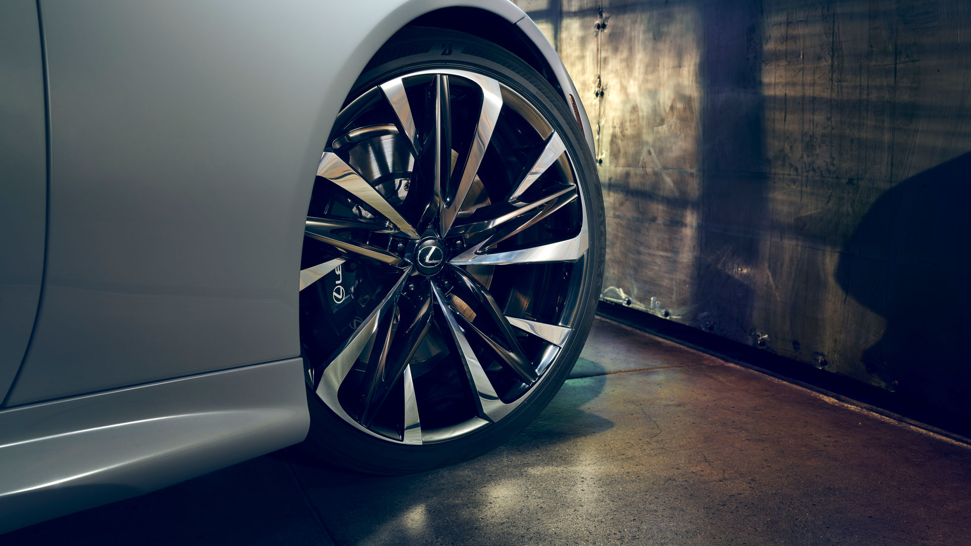 Imagen de estudio del prototipo Lexus LC en color blanco