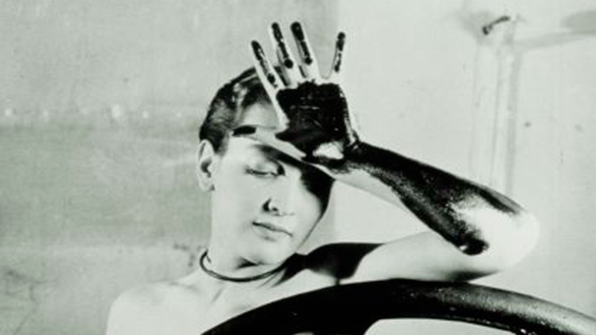 Imágenes de la exposición de Man Ray en Fundación Canal