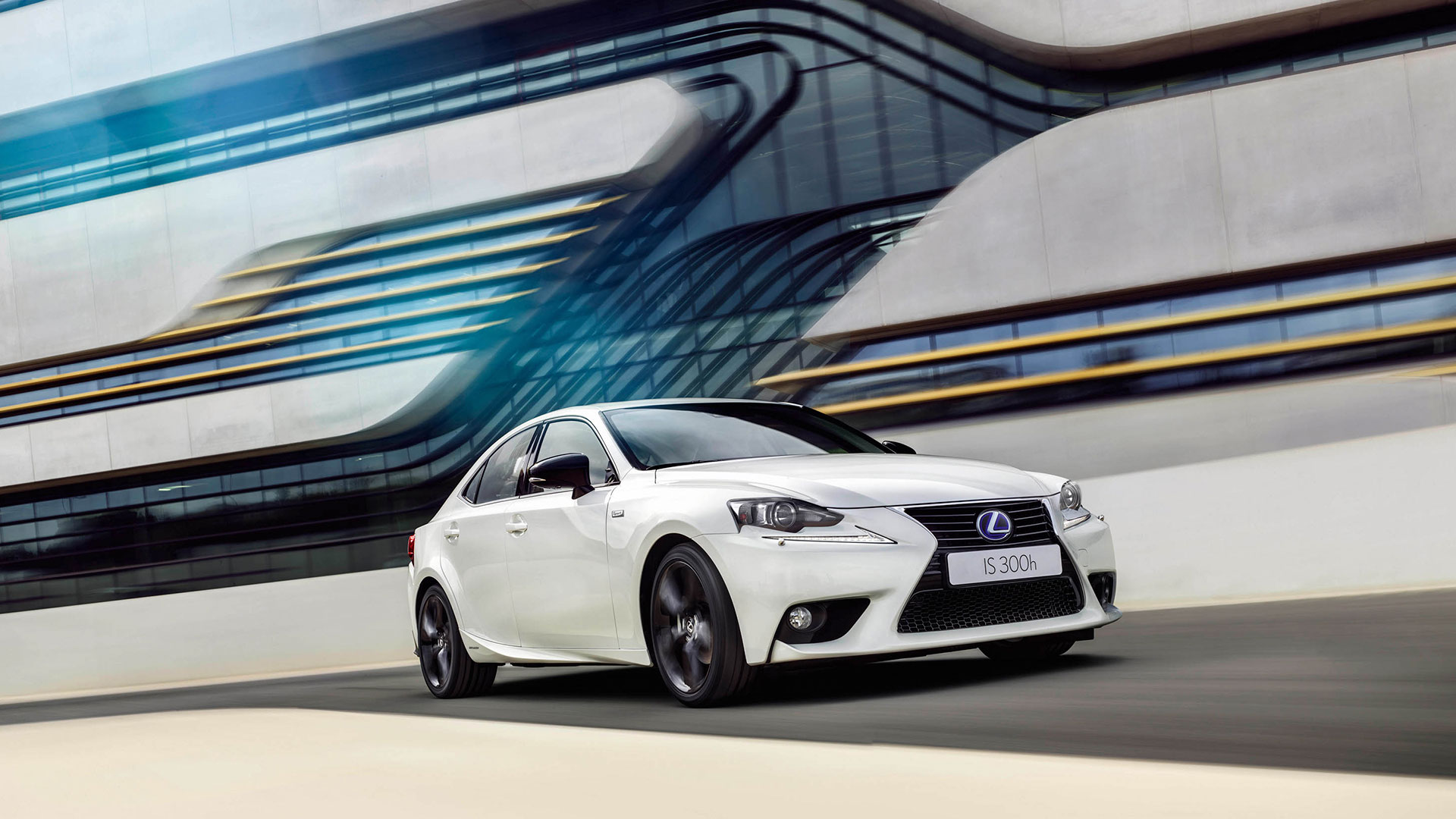 Spot del Lexus IS 300h Híbrido hero asset