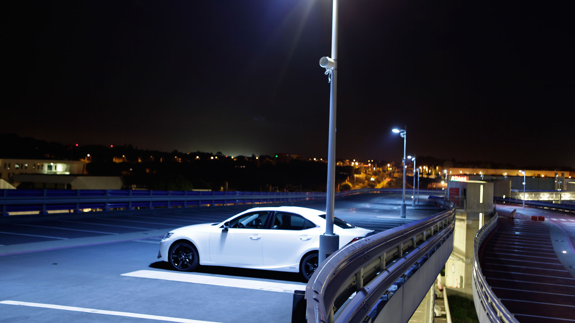 Nuevo Spot Lexus IS 300h Híbrido hero asset