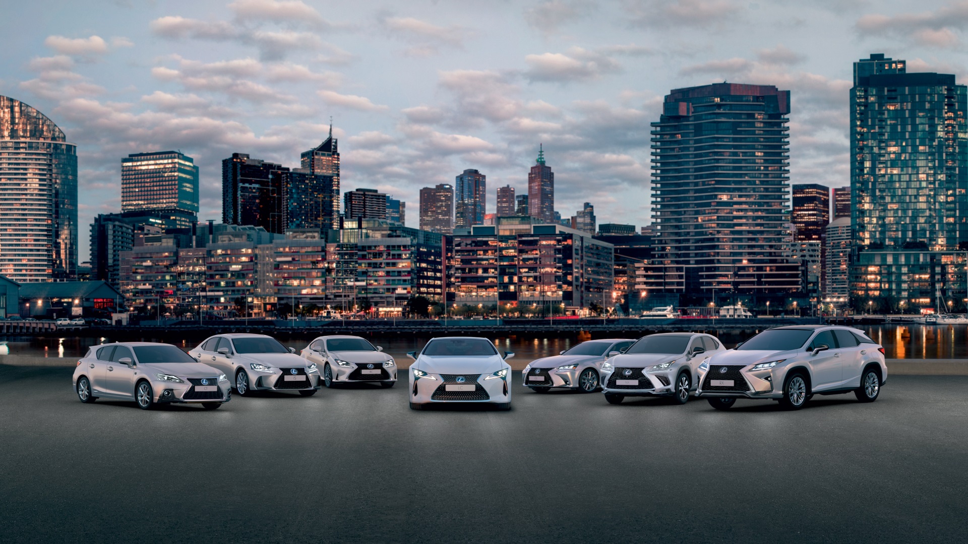 2017 lexus hybrid range