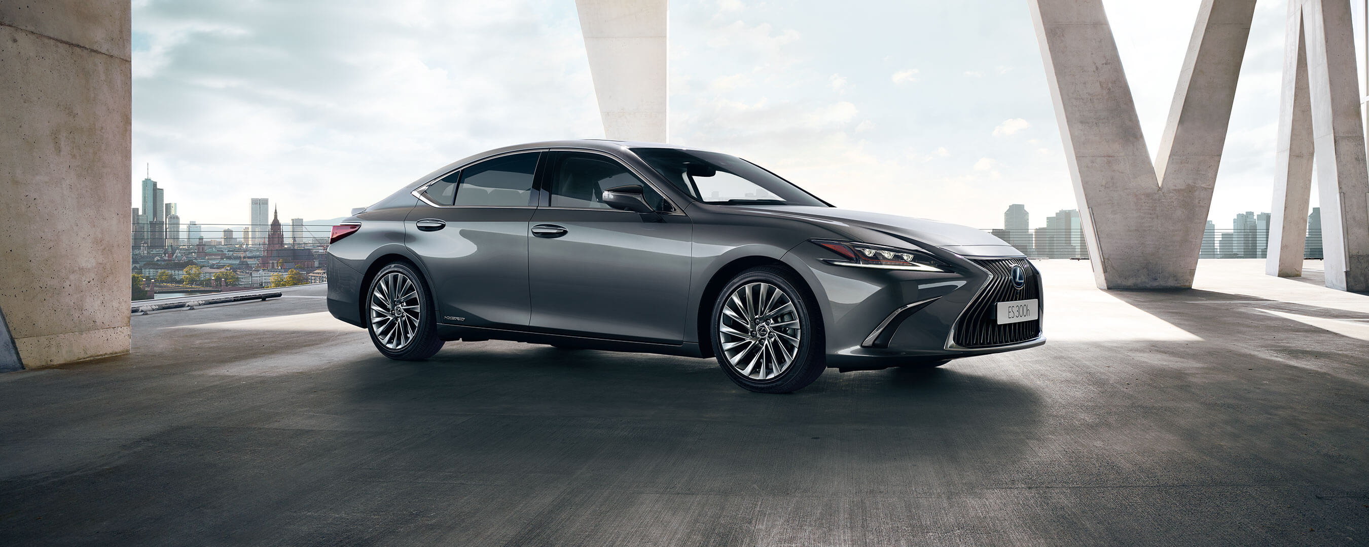 Es Hybrid 2019 Luxury Saloon Range From 35 155 New Lexus Uk 2019 Lexus Es Hybrid Experience Hero Exterior Front
