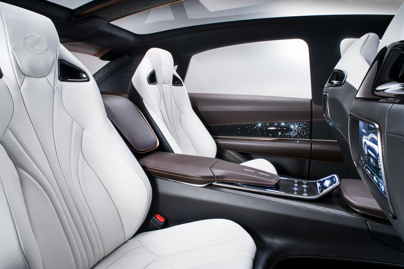 Lexus LF 1 Limitless studio 02