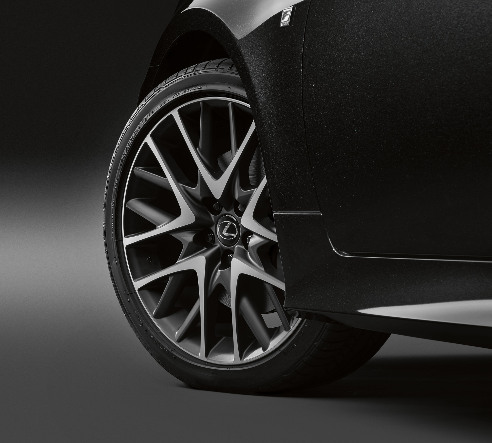 RC F Sport Black Edition gallery 006