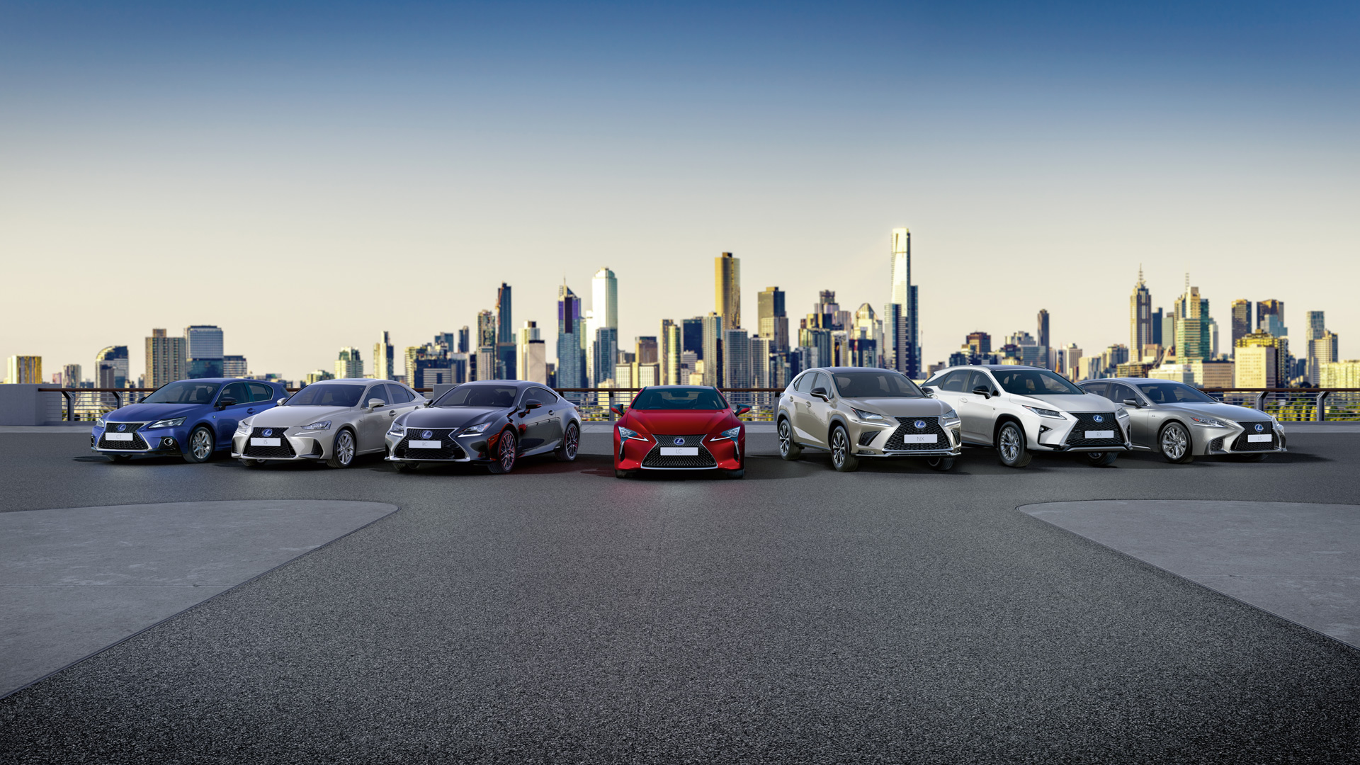Voorkant van alle witte hybride Lexus modellen