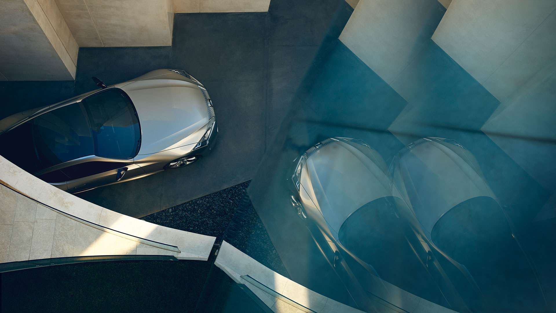Sonic titanium farget Lexus LC 500h luksuskupé sett ovenfra