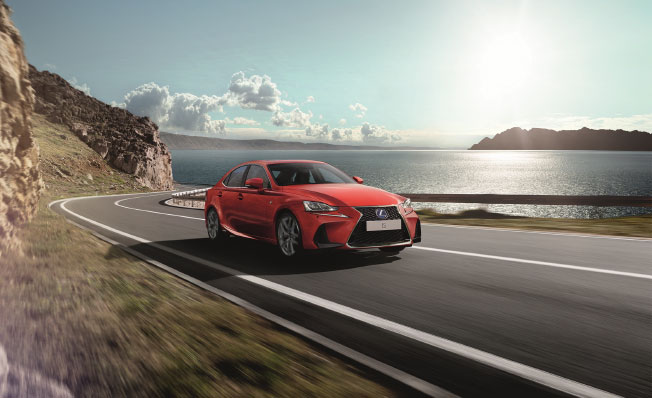 Novo Lexus is Sedan Hero