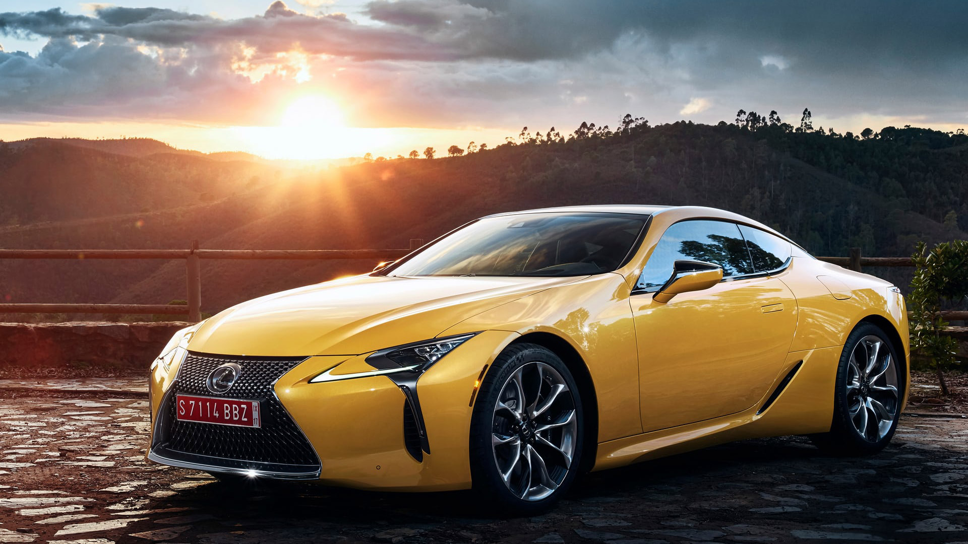 Lexus LC Yellow Edition gallery01