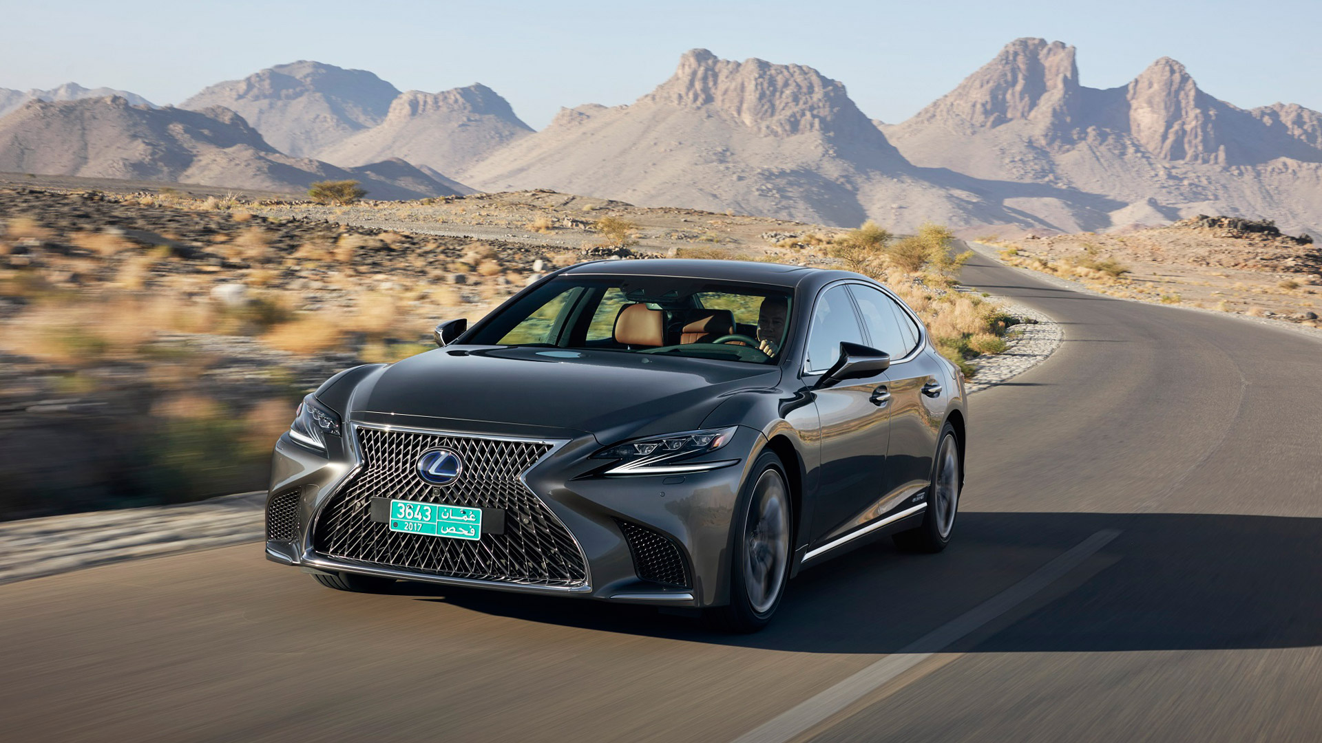 Lexus LS 500h gallery01