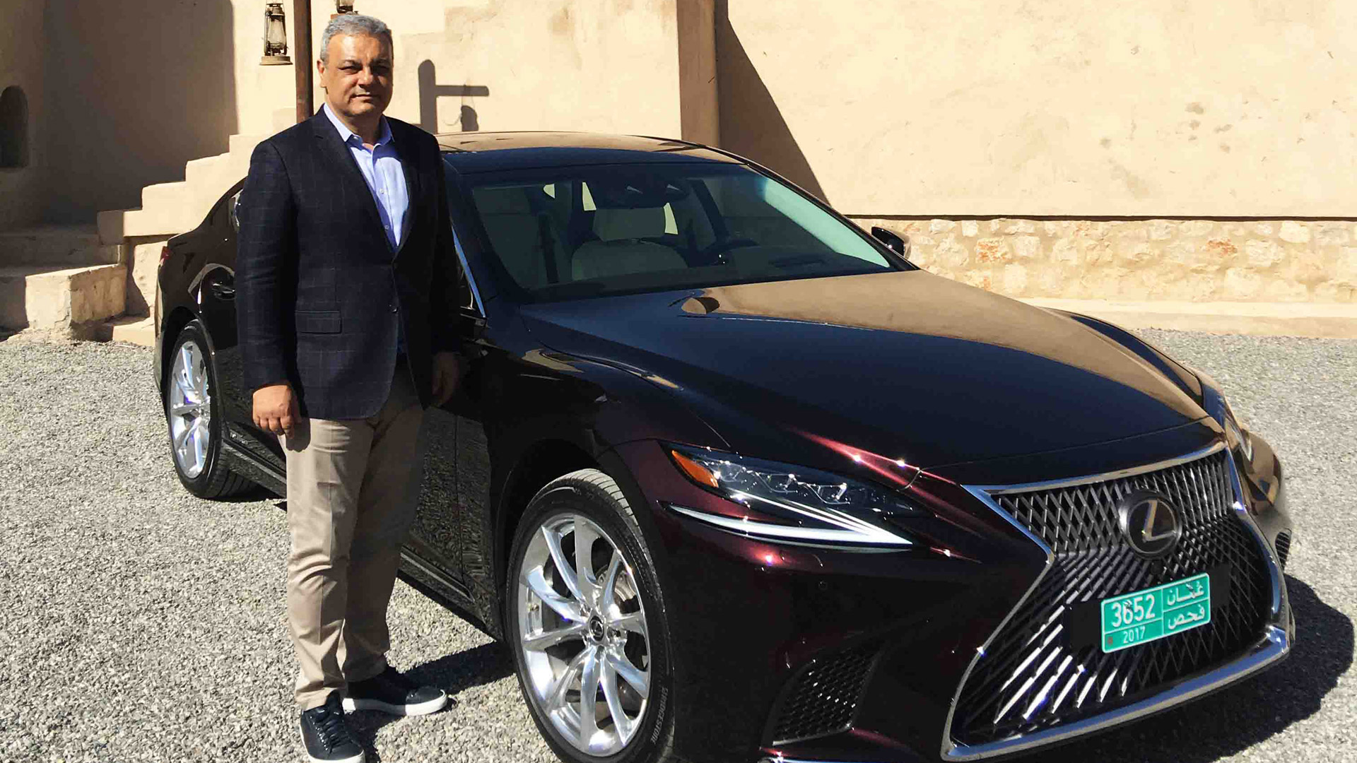 Lexus LS 500h gallery02