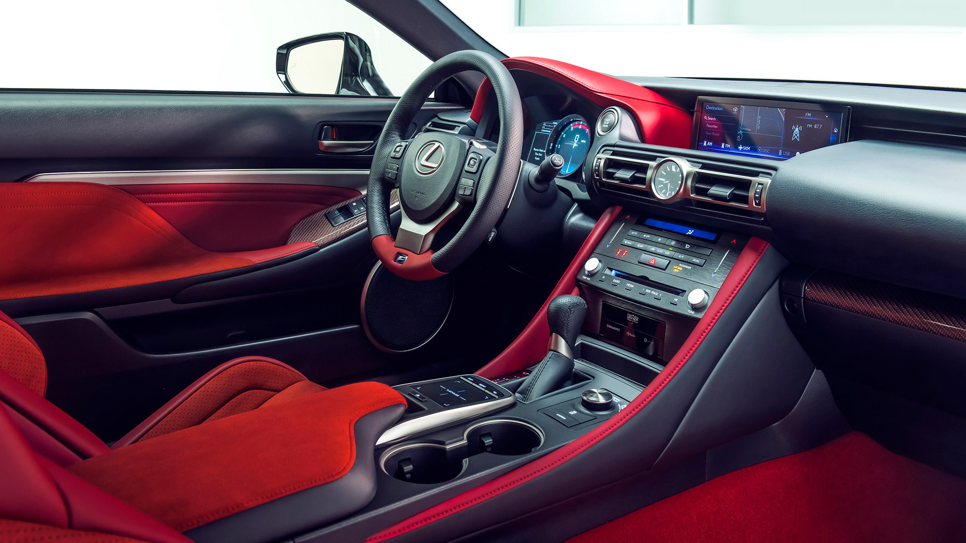 Lexus Pist Odaklı RC F’i Ve Yeni RC F’i Sergiledi gallery03